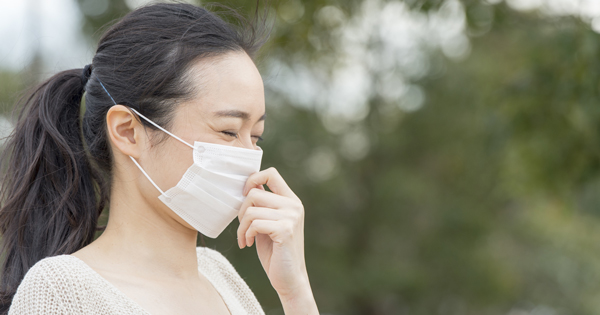 花粉症になるのは春だけではない！　秋も花粉症に注意